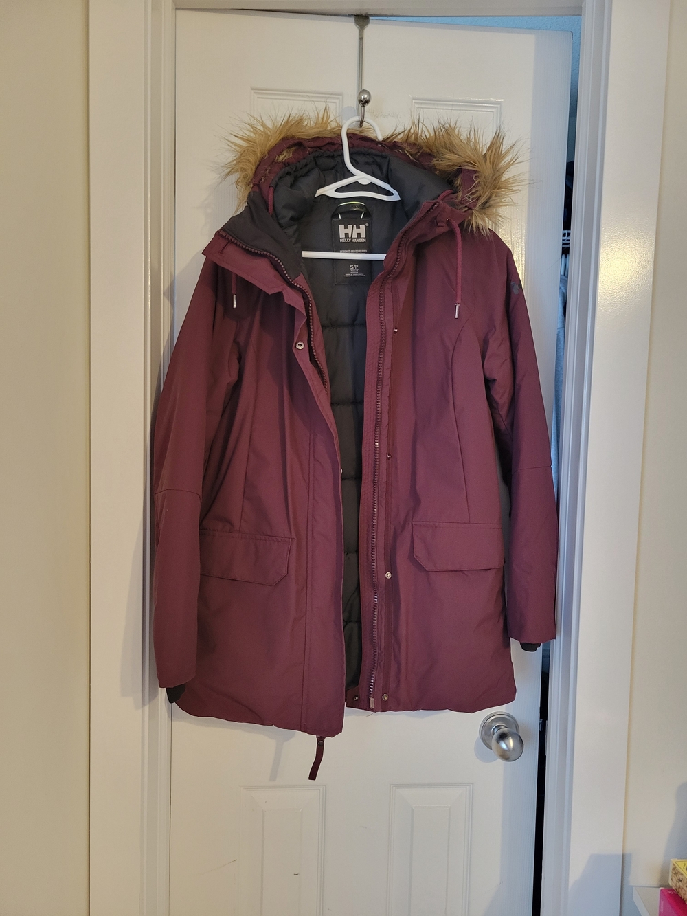 Helly Hansen Women's Burgundy Puffer Coat with Faux Fur Hood Size S